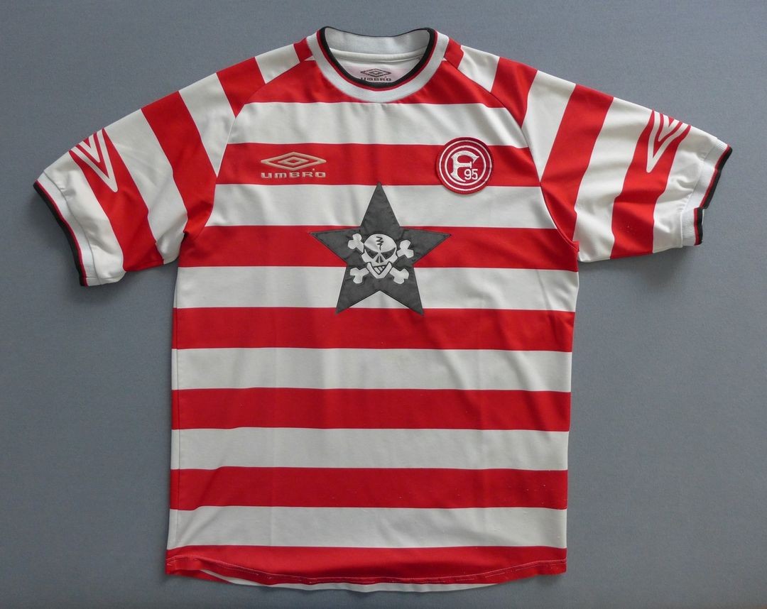 Fortuna Düsseldorf 2001-02 Home 2 Kit