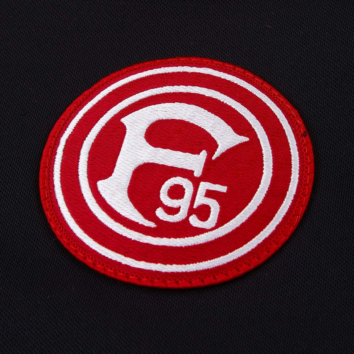 Fortuna Düsseldorf 2001-02 Away 2 Kit