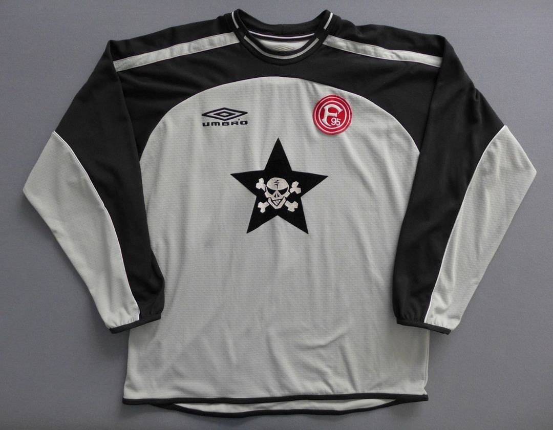 Fortuna Düsseldorf 2002-03 GK Home Kit