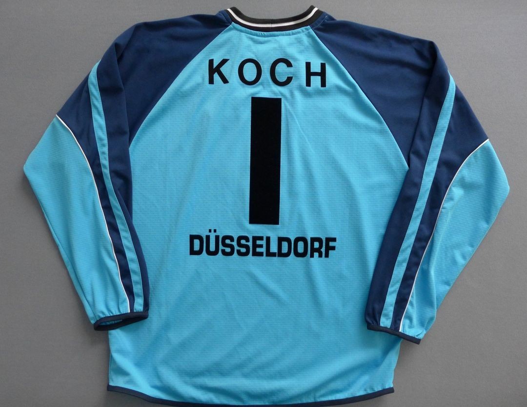 Fortuna Düsseldorf 2002-03 GK Away Kit