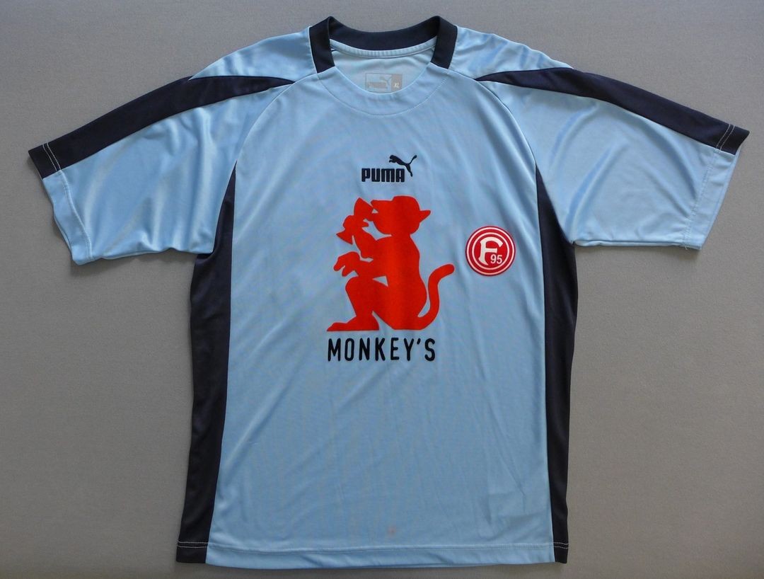Fortuna Düsseldorf 2003-04 Third Kit