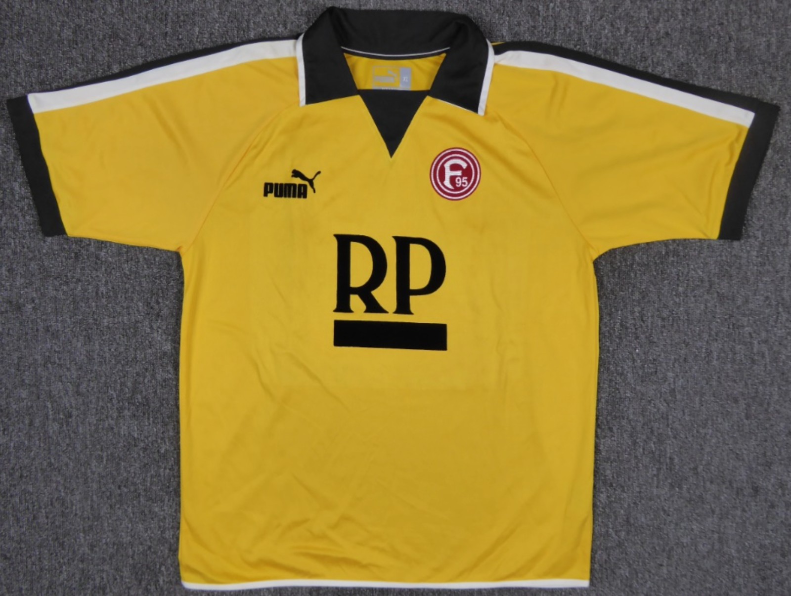 Fortuna Düsseldorf 2004-05 Special Kit