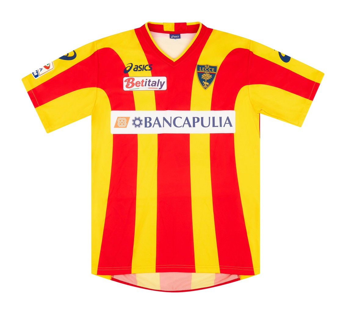 US Lecce 2010-11 Home Kit