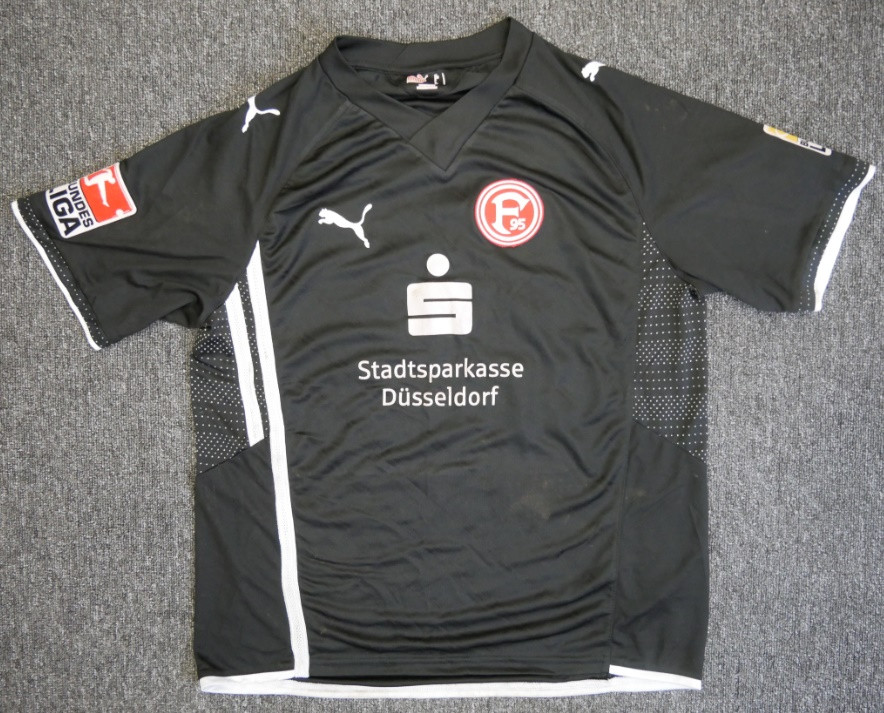 Fortuna Düsseldorf 2009-10 Away Kit