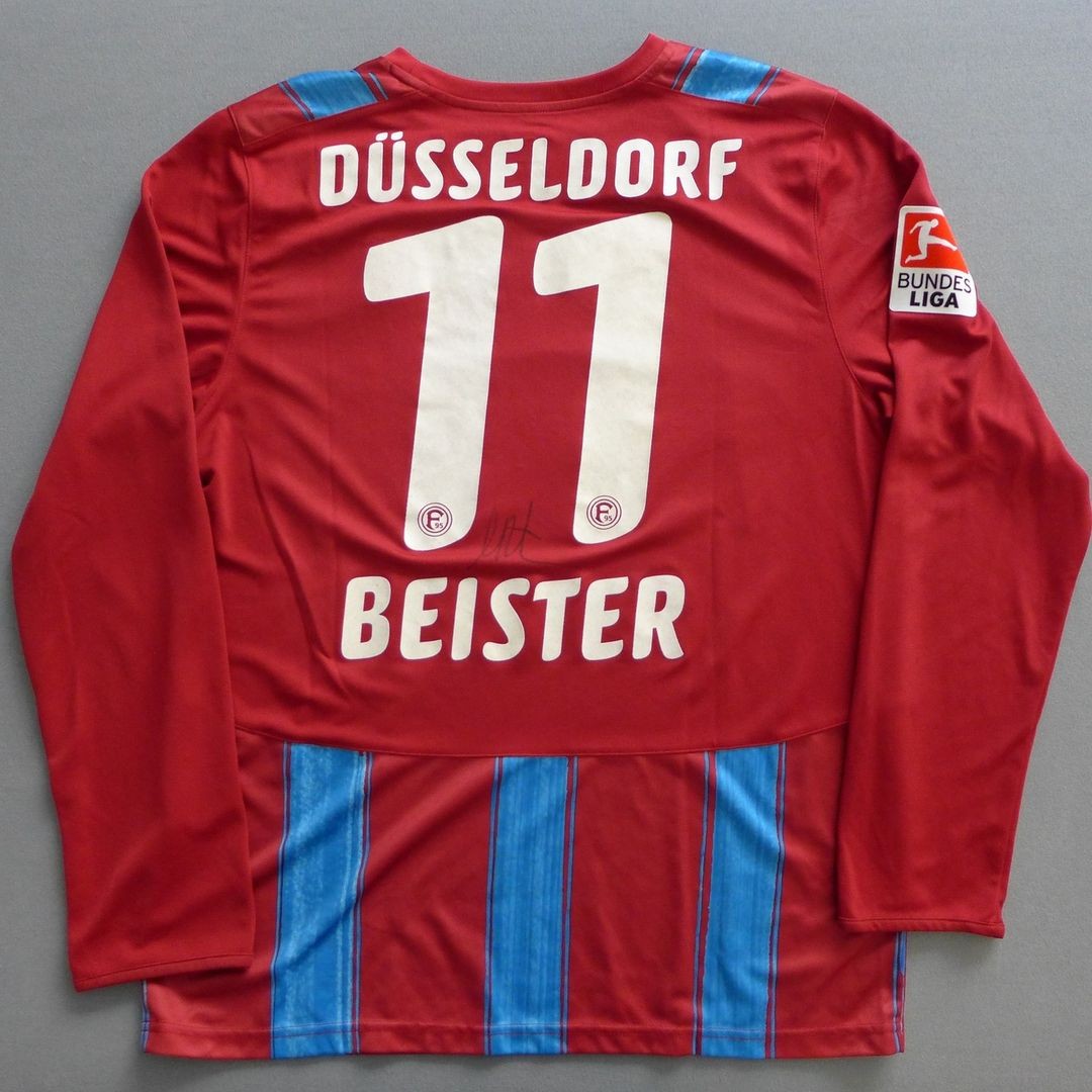 Fortuna Düsseldorf 2010-11 Away Kit