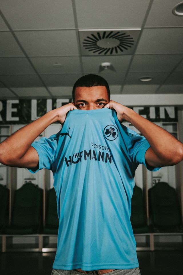 Greuther Fürth 2021-22 Third Kit