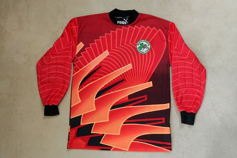 Greuther Fürth 1999-00 GK 1 Kit