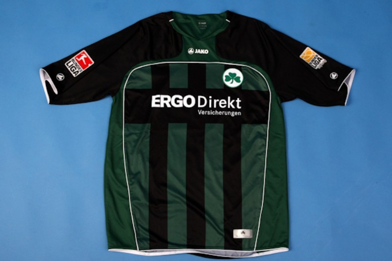 Greuther Fürth 2009-10 Away Kit