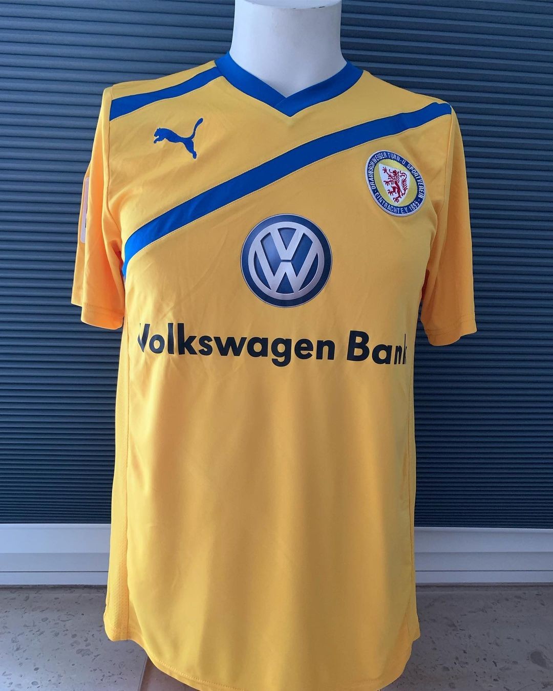 Eintracht Braunschweig 2011-12 Home Kit