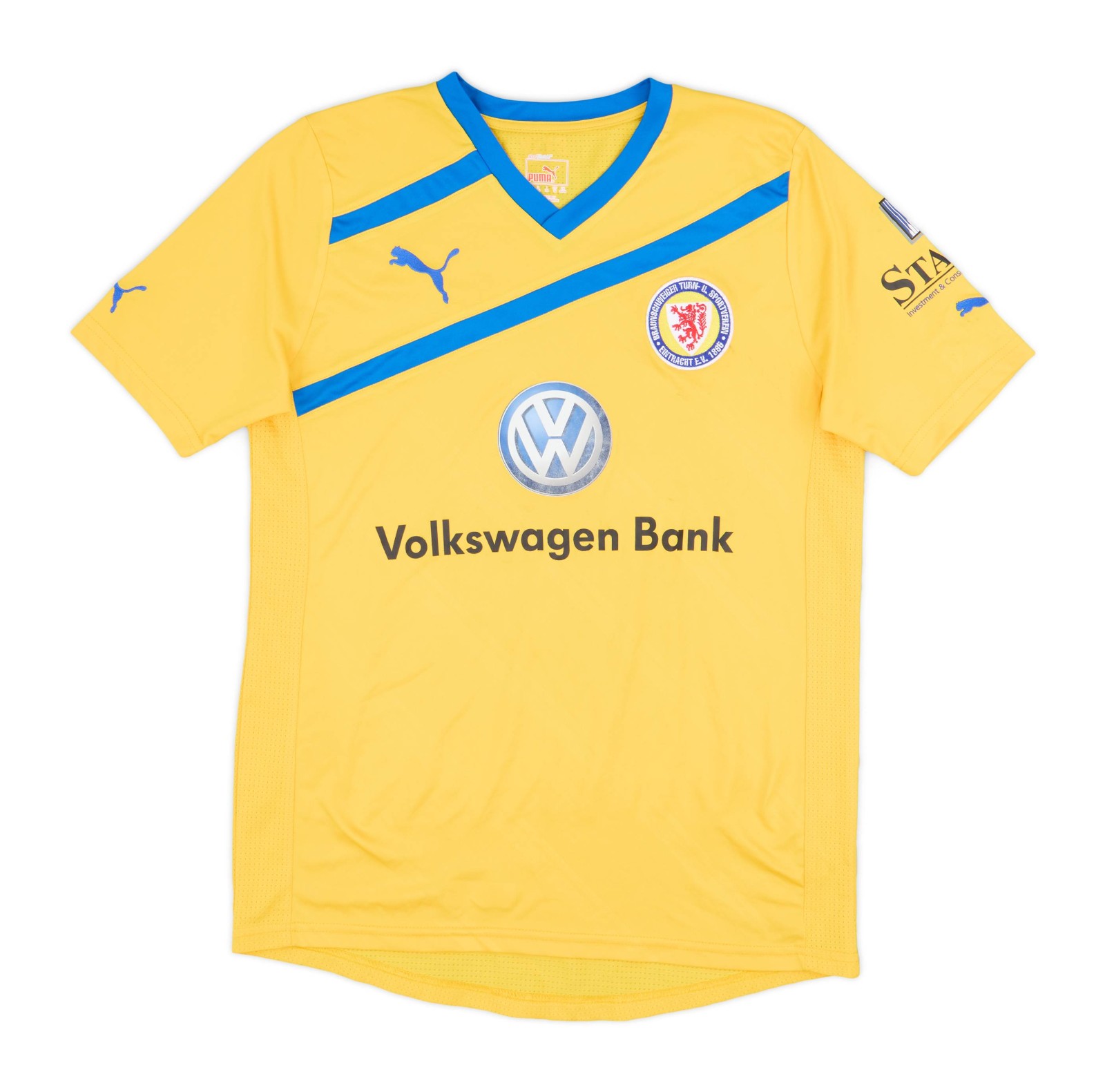 Eintracht Braunschweig 2011-12 Home Kit
