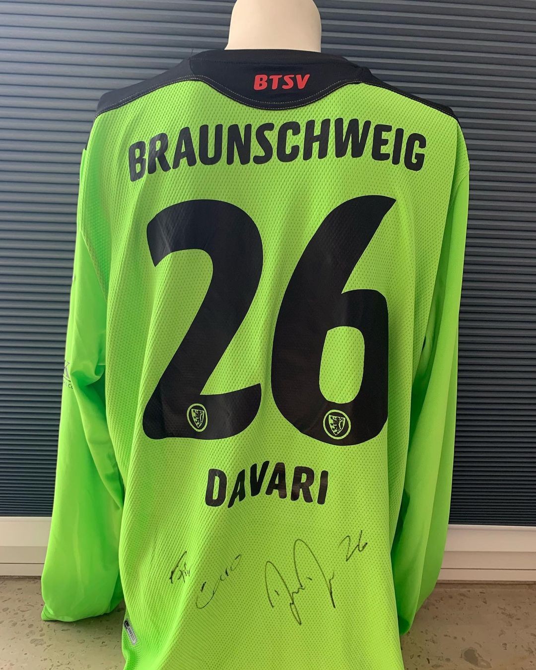 Eintracht Braunschweig 2011-12 GK 2 Kit