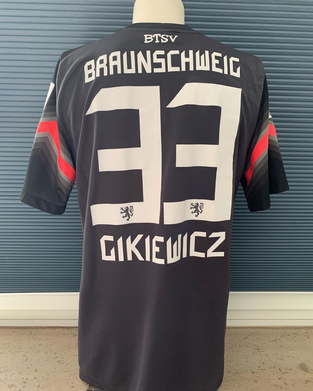 Eintracht Braunschweig 2014-15 GK 1 Kit