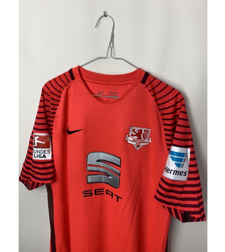 Eintracht Braunschweig 2016-17 GK 1 Kit