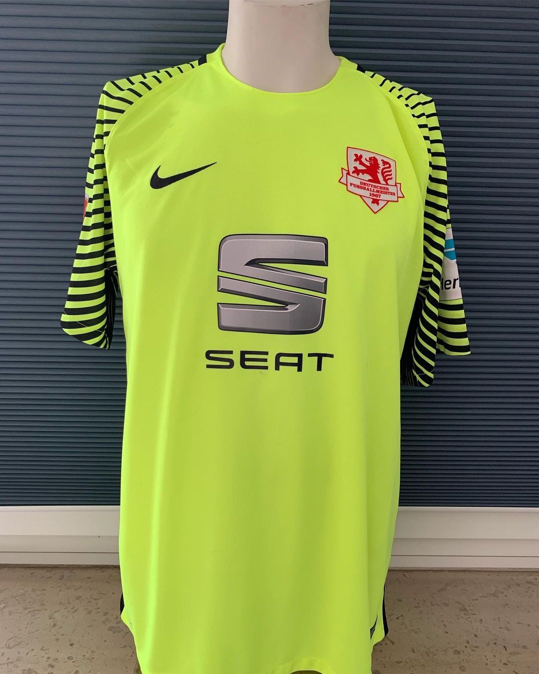 Eintracht Braunschweig 2016-17 GK 2 Kit