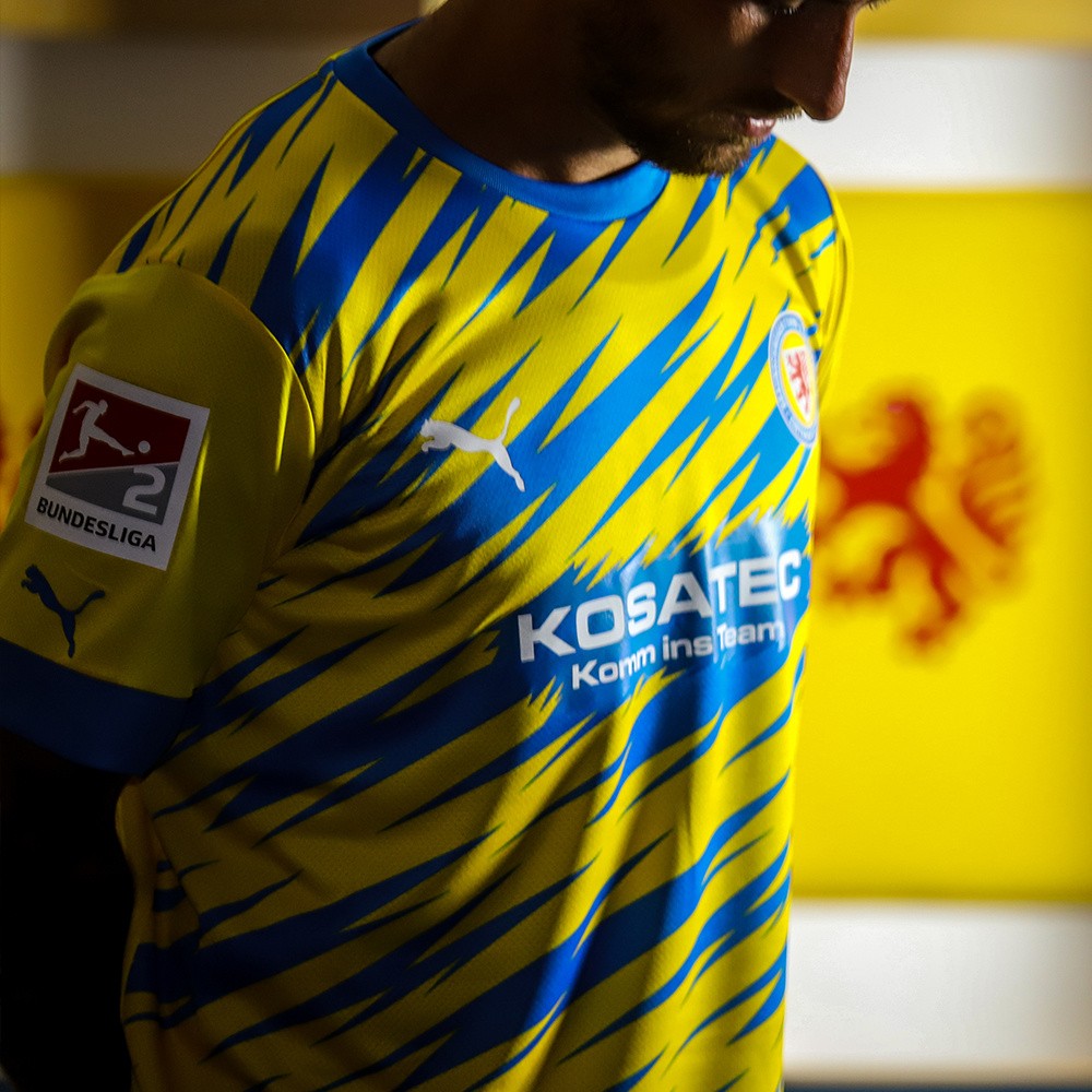 Eintracht Braunschweig 2022-23 Home Kit