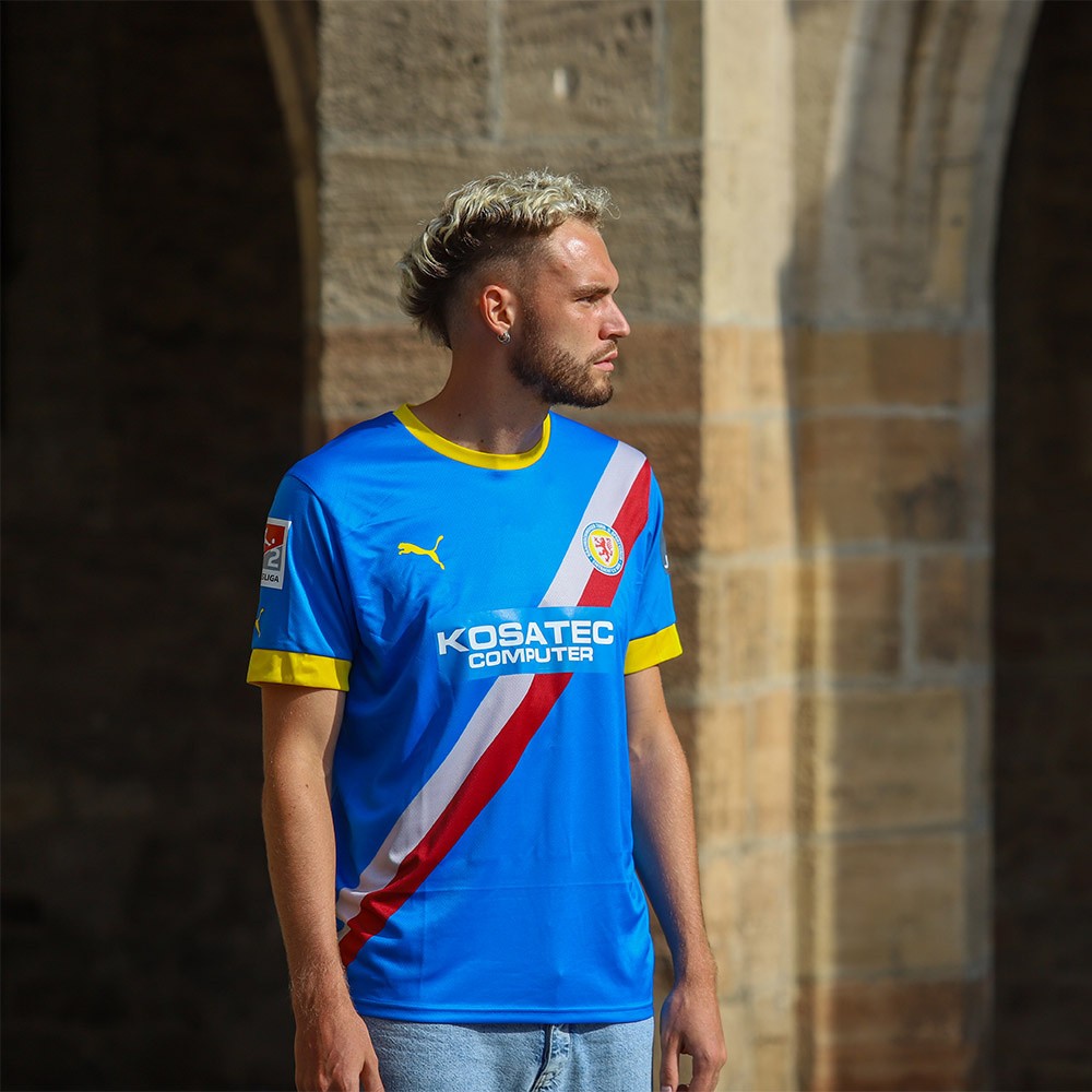 Eintracht Braunschweig 2022-23 Away Kit
