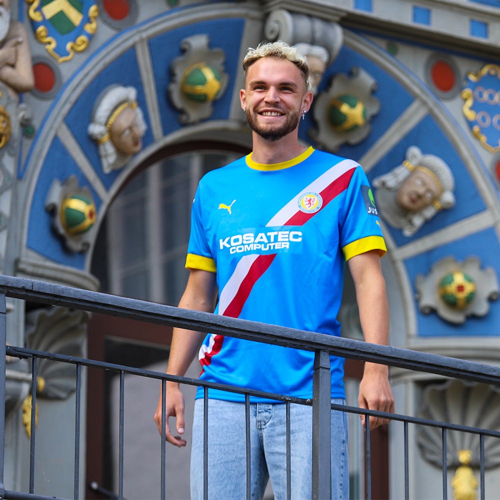 Eintracht Braunschweig 2022-23 Away Kit