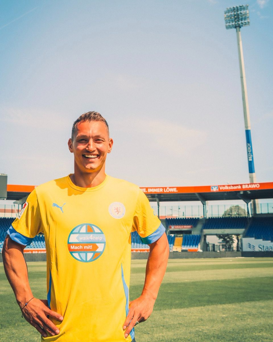 Eintracht Braunschweig 2024-25 Special Kit