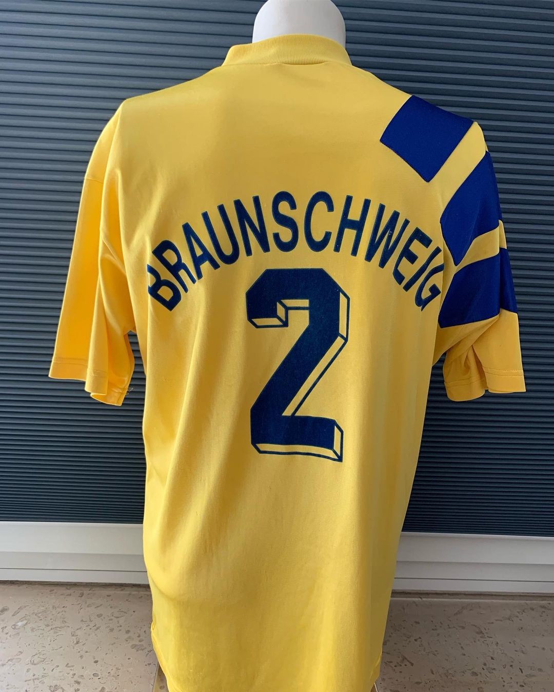 Eintracht Braunschweig 1995-96 Home Kit