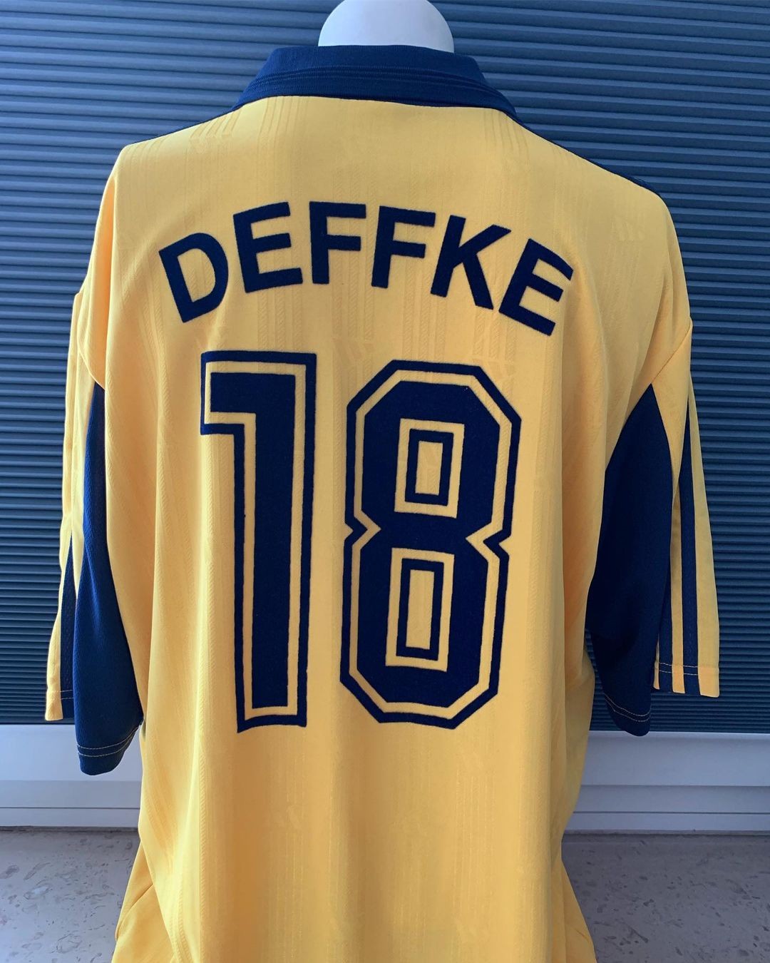 Eintracht Braunschweig 1999-00 Home Kit