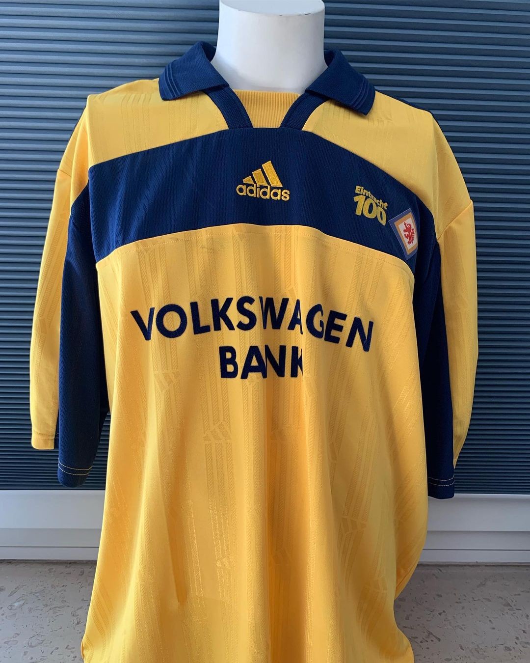 Eintracht Braunschweig 1999-00 Home Kit