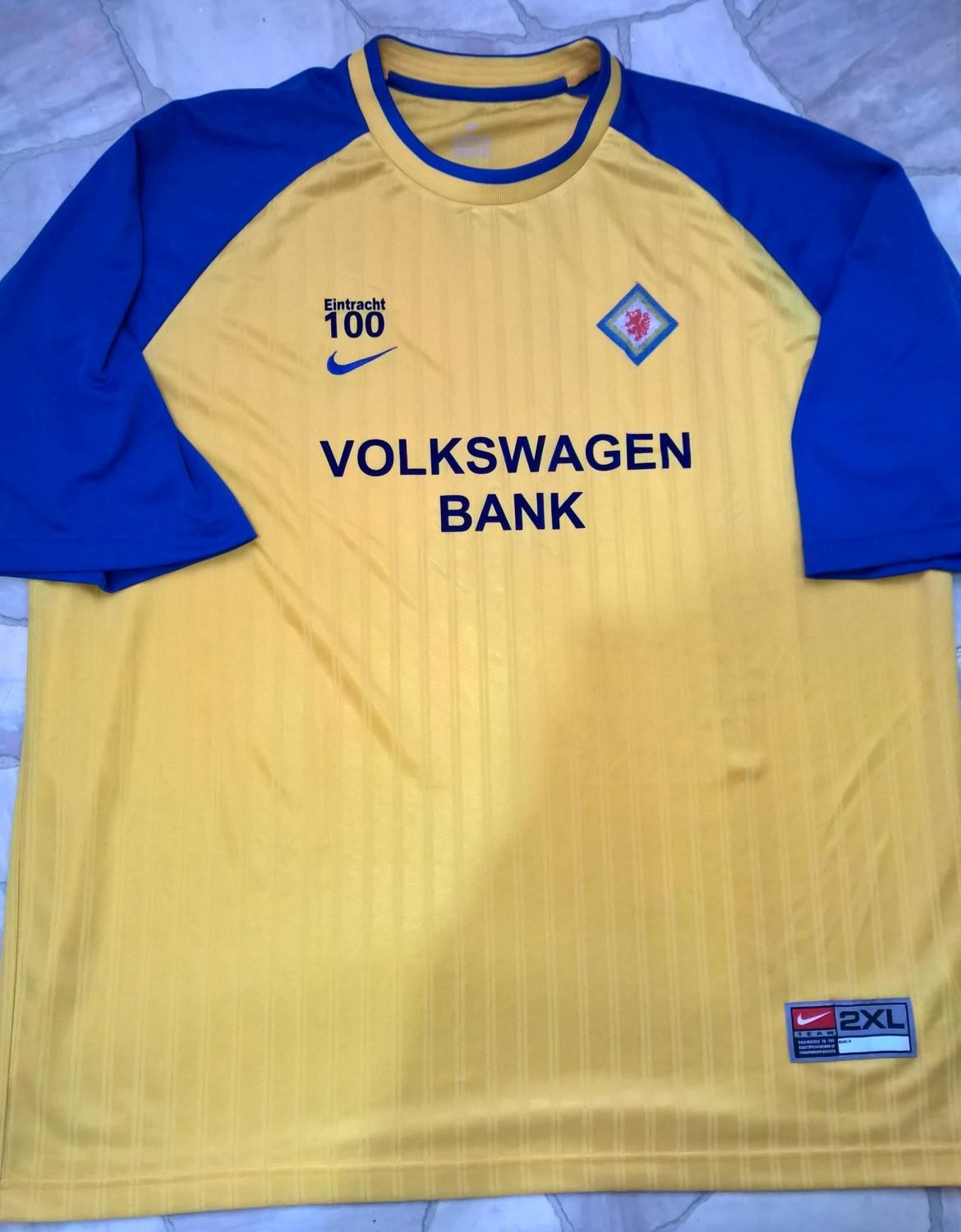 Eintracht Braunschweig 2001-02 Home Kit