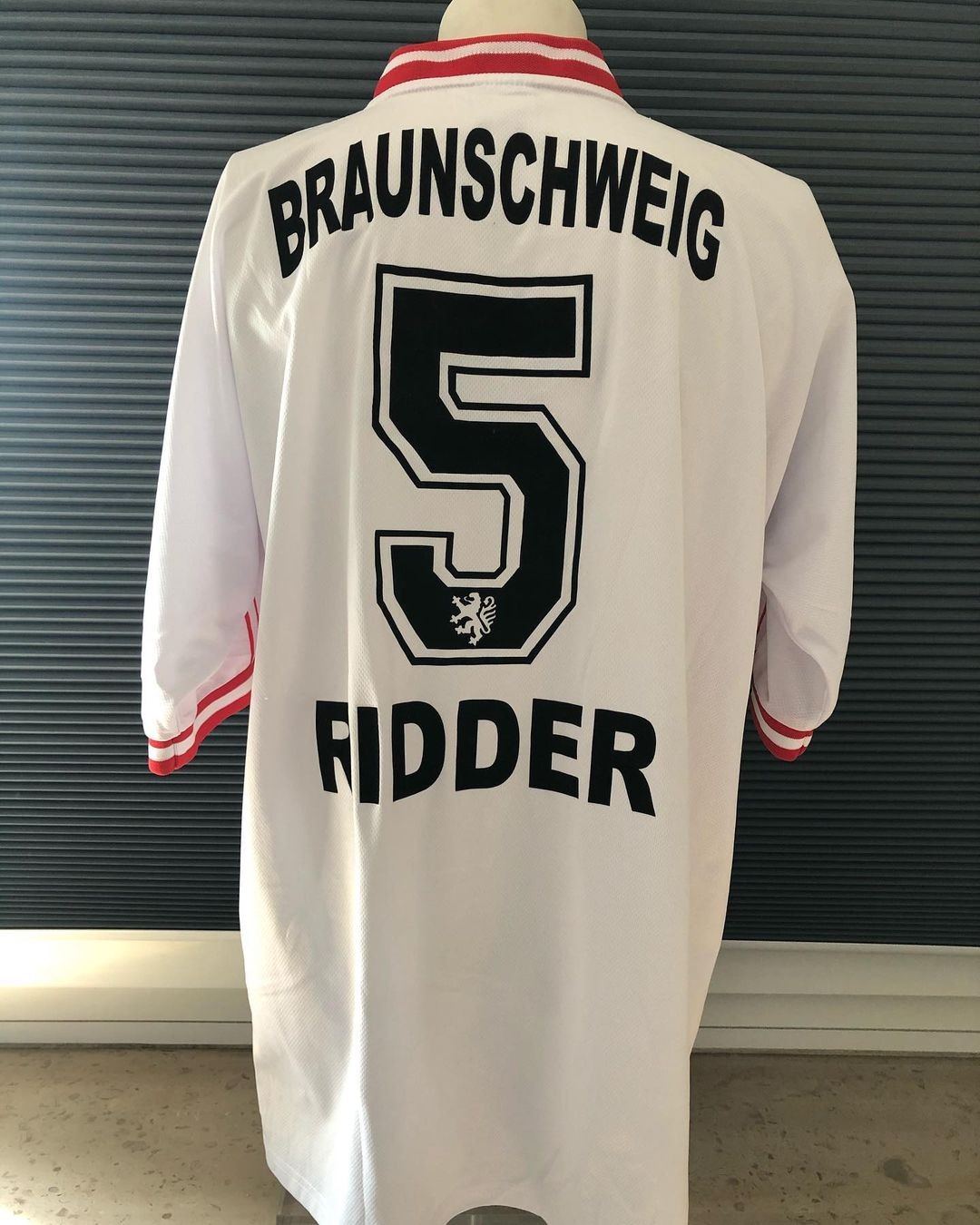 Eintracht Braunschweig 2002-03 Away V2 Kit