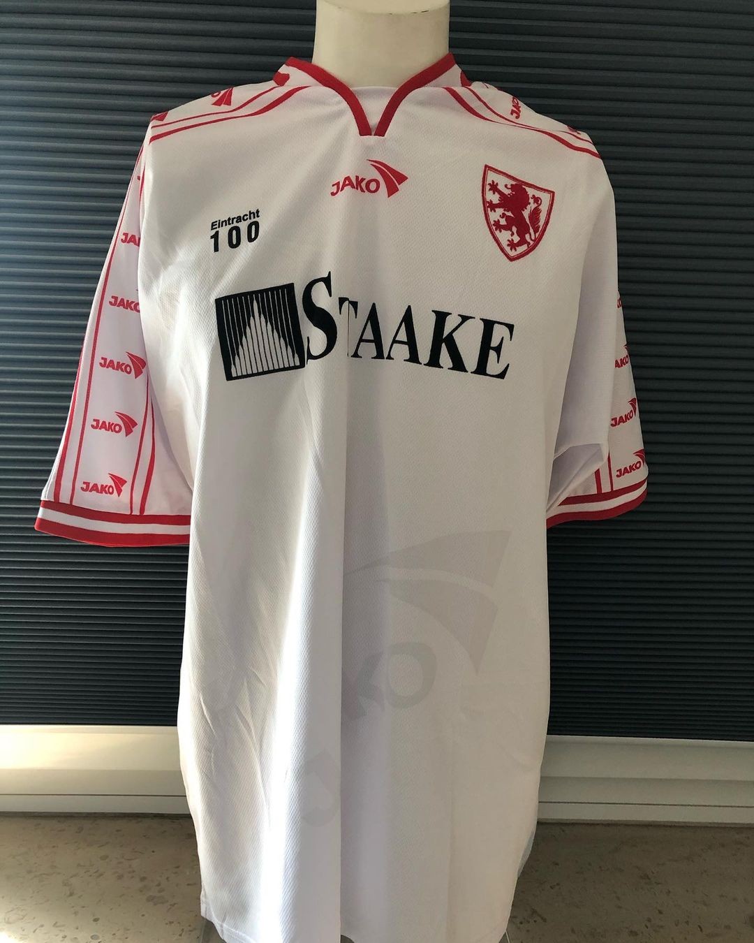 Eintracht Braunschweig 2002-03 Away V2 Kit