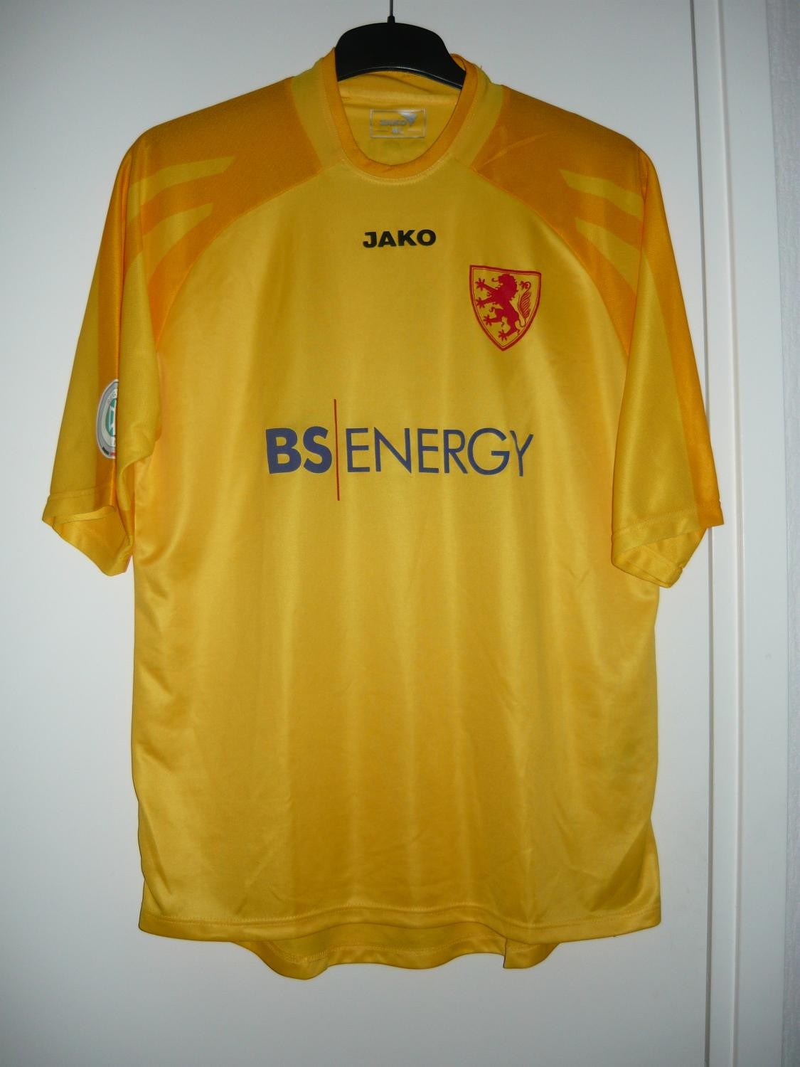 Eintracht Braunschweig 2003-04 Home Kit