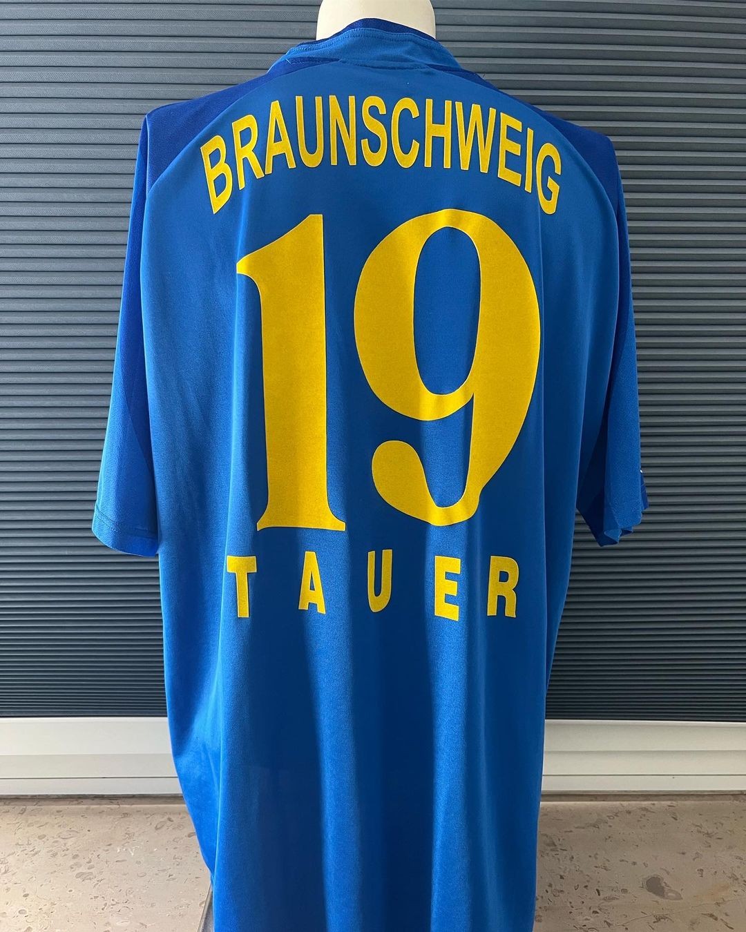 Eintracht Braunschweig 2003-04 Away Kit