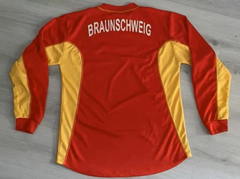 Eintracht Braunschweig 2003-04 GK 1 Kit