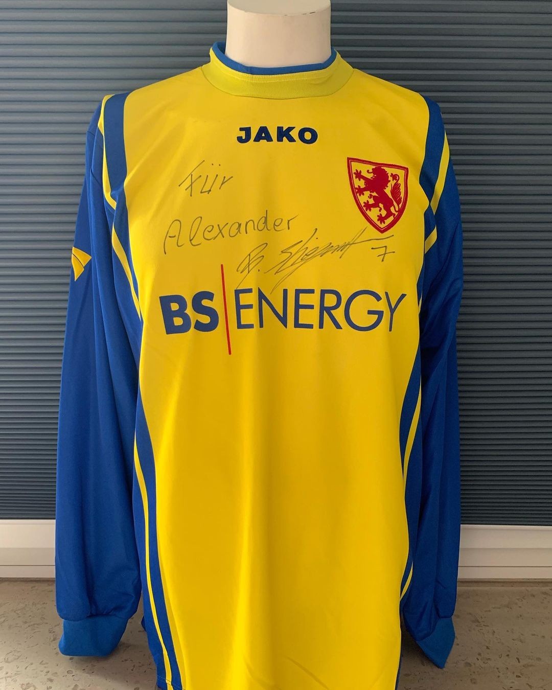 Eintracht Braunschweig 2004-05 Home Kit