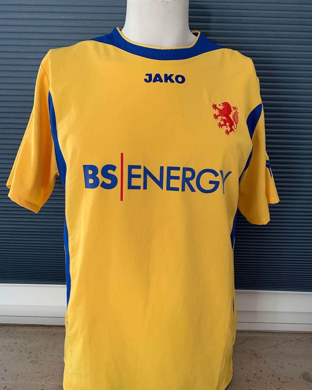 Eintracht Braunschweig 2006-07 Home Kit