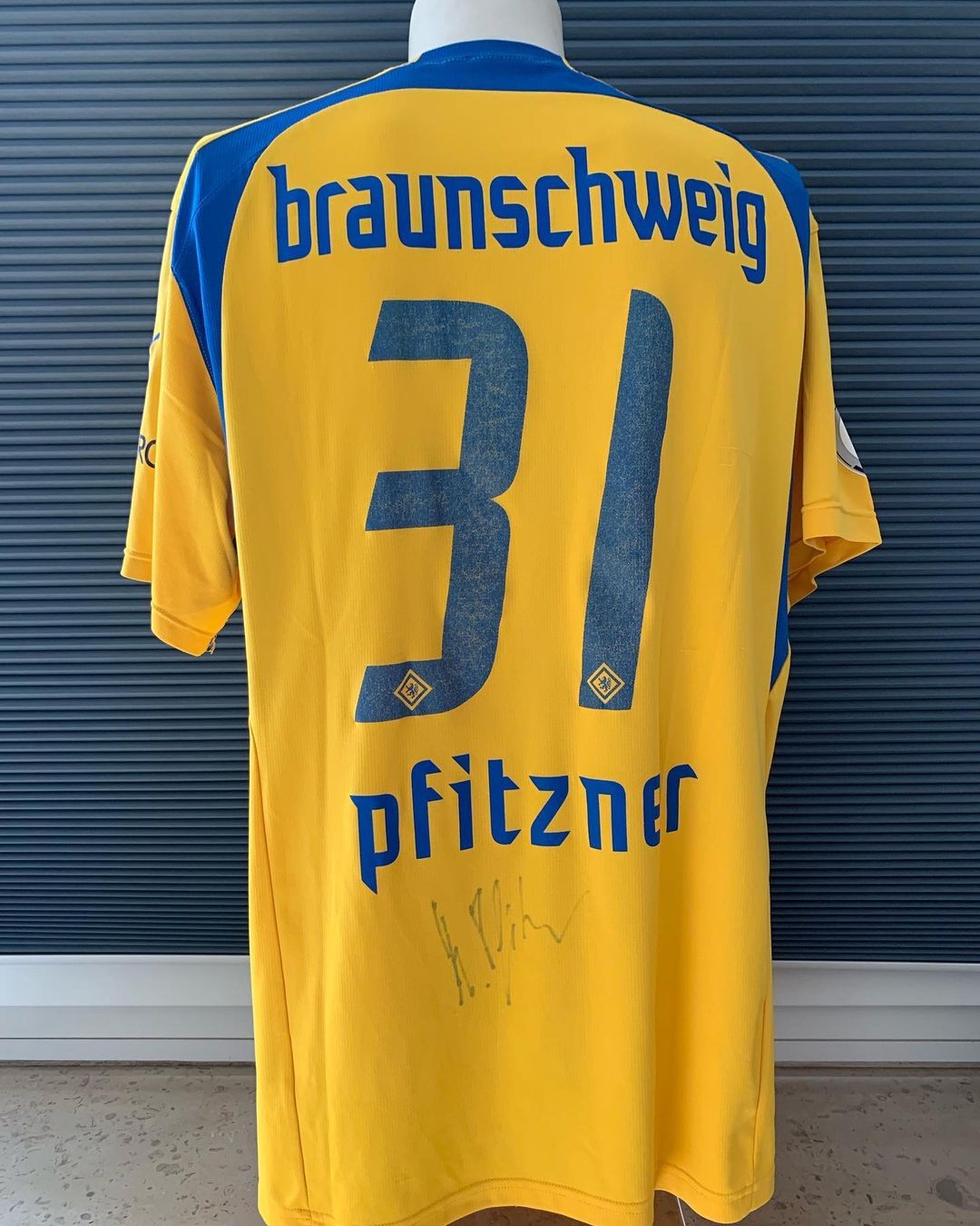 Eintracht Braunschweig 2007-08 Home Kit
