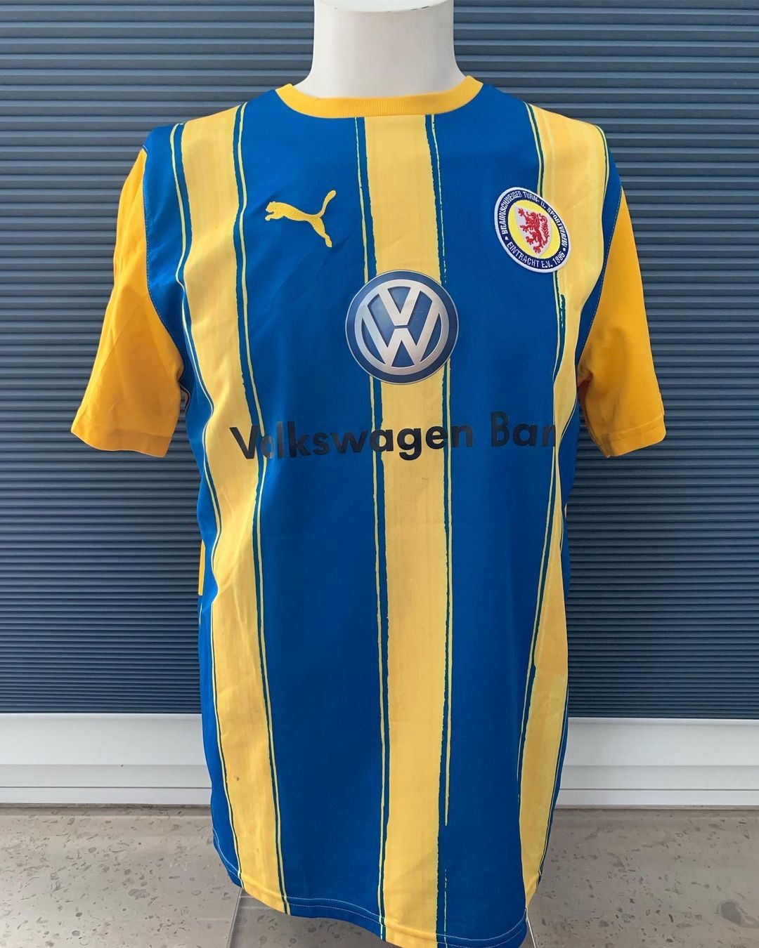 Eintracht Braunschweig 2010-11 Home Kit