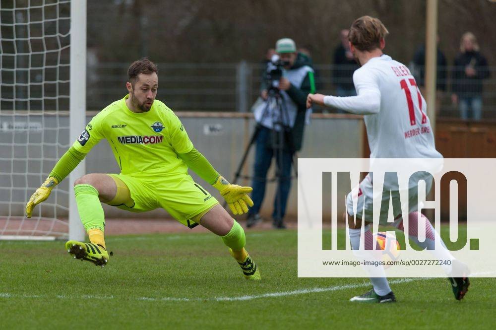 SC Paderborn 2016-17 GK 1 Kit
