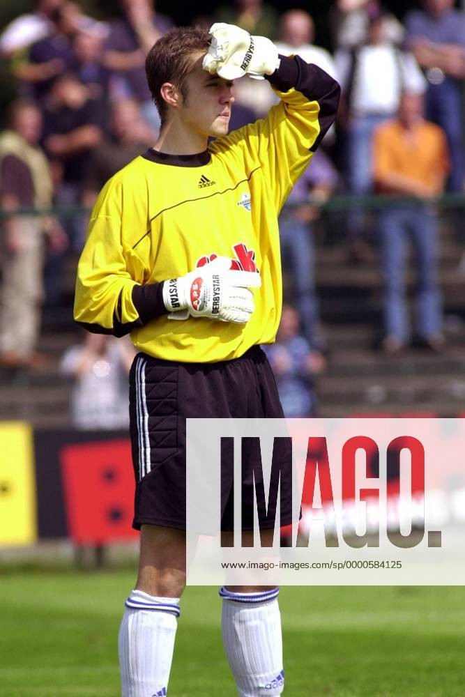SC Paderborn 2002-03 GK 1 Kit