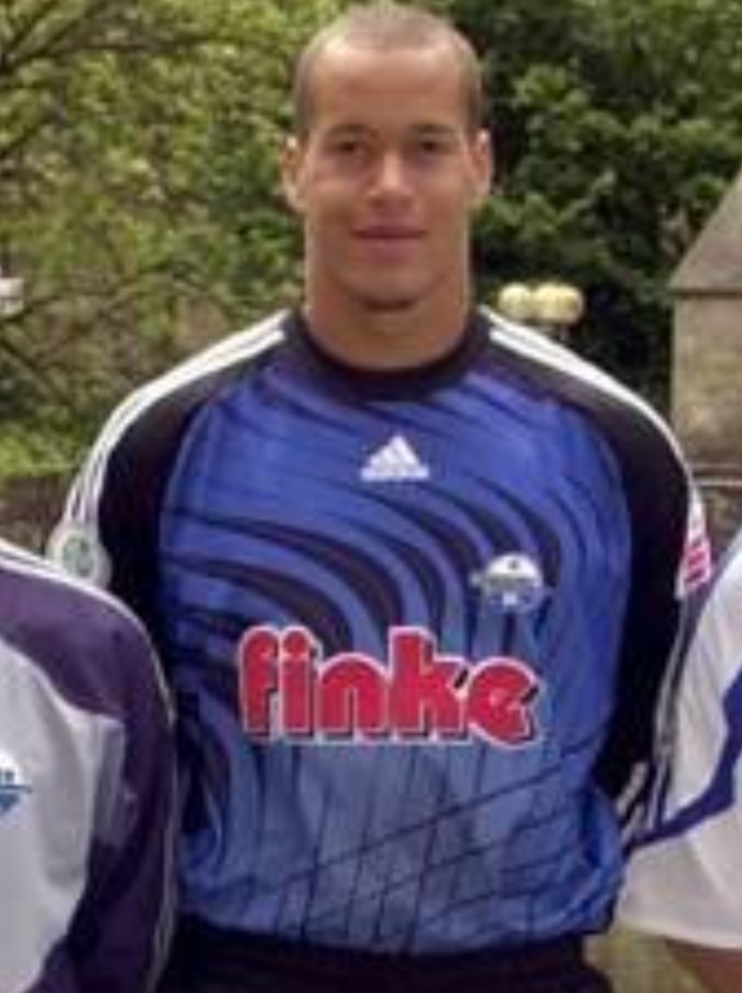 SC Paderborn 2004-05 GK 3 Kit