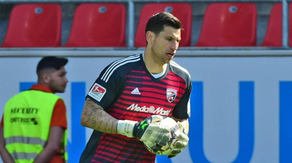 FC Ingolstadt 2018-19 GK 4 Kit