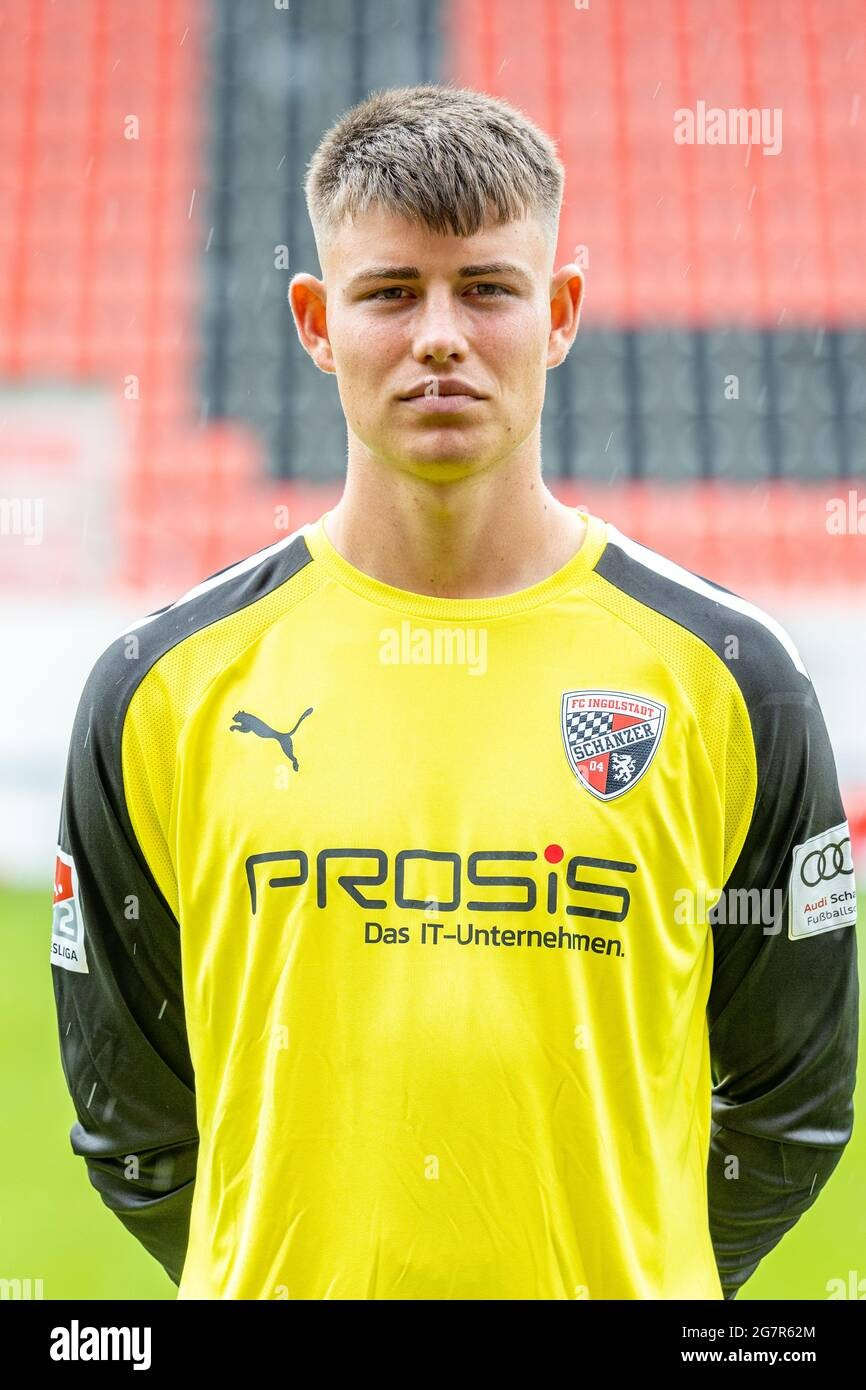 FC Ingolstadt 2021-22 GK 1 Kit