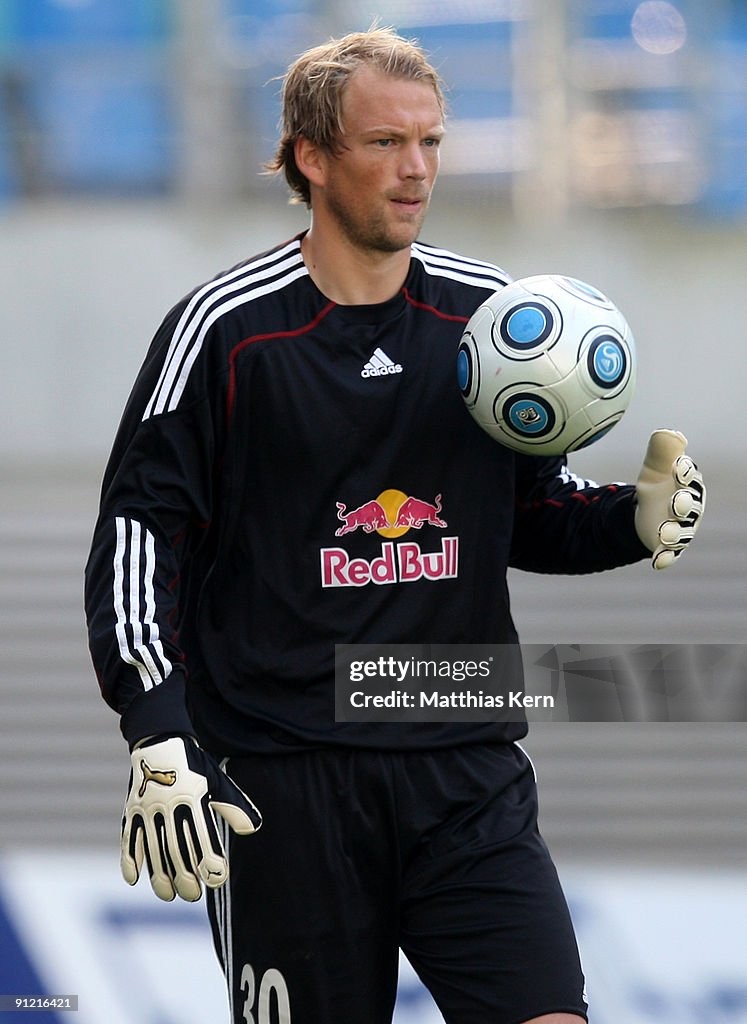 RB Leipzig 2009-10 GK 1 Kit