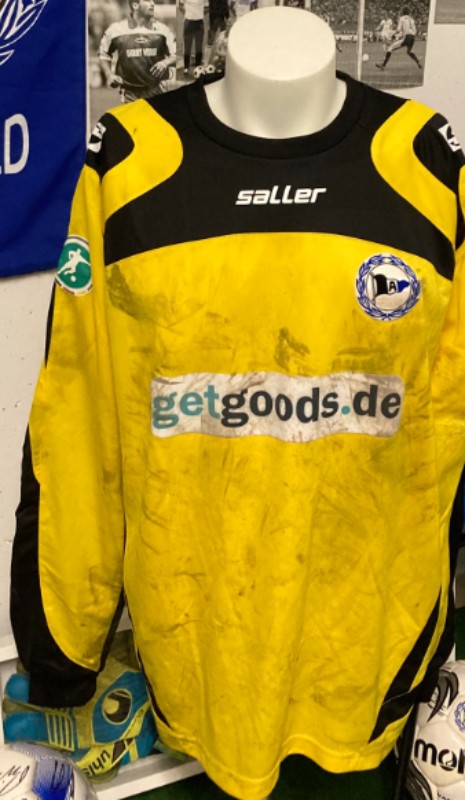 Arminia Bielefeld 2011-12 GK 2 Kit