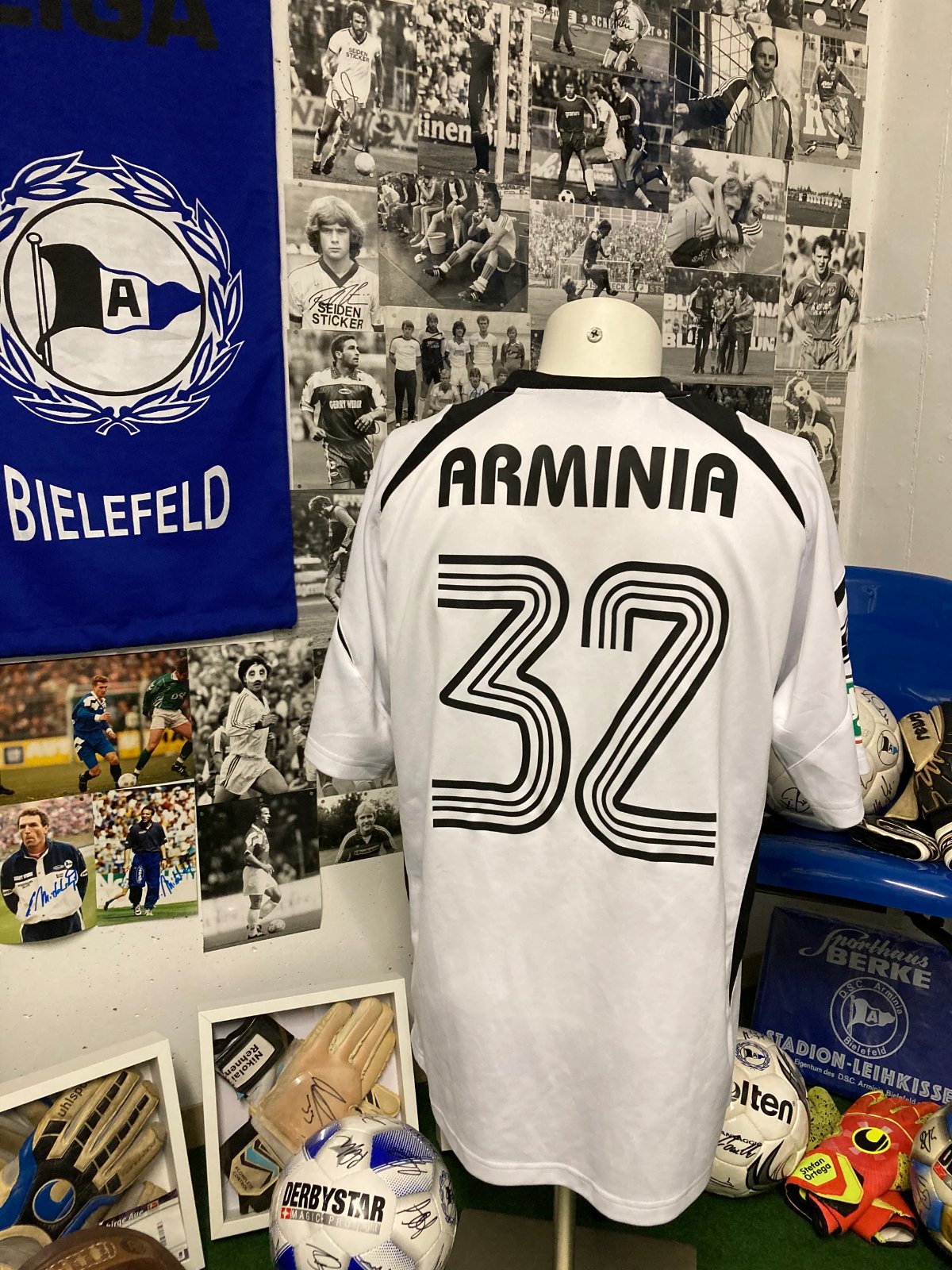 Arminia Bielefeld 2012-13 Away Kit