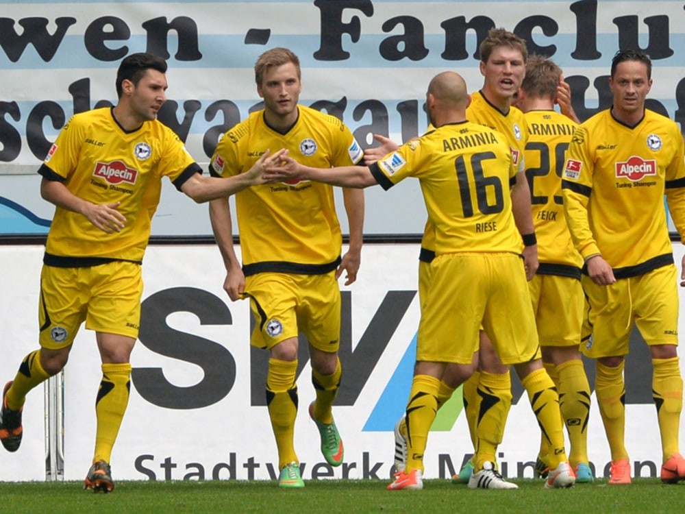 Arminia Bielefeld 2013-14 Fourth Kit