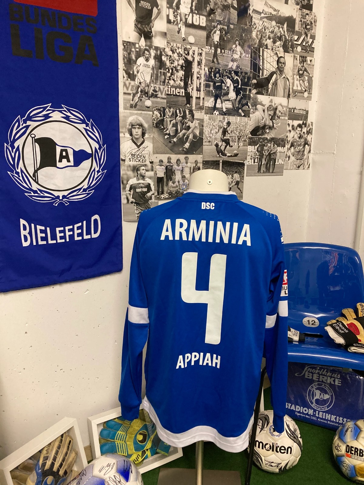 Arminia Bielefeld 2013-14 Home V4 Kit
