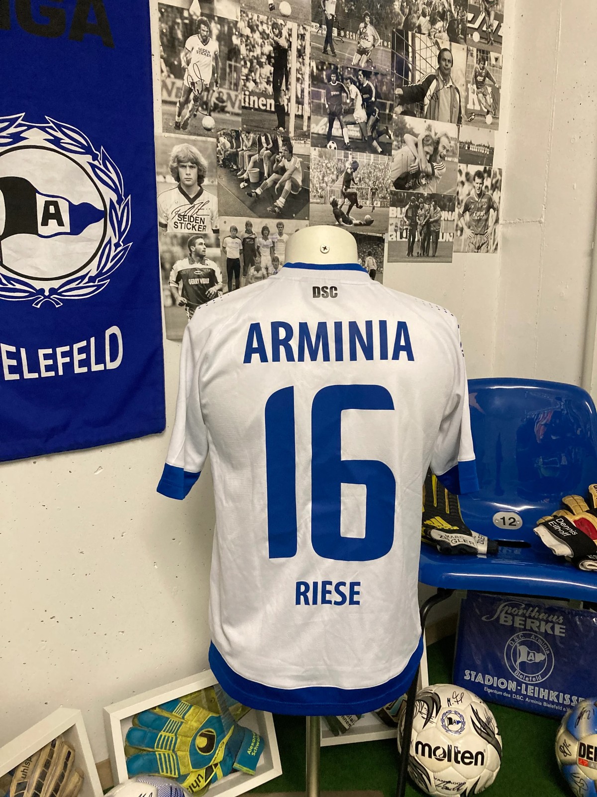 Arminia Bielefeld 2013-14 Away V3 Kit