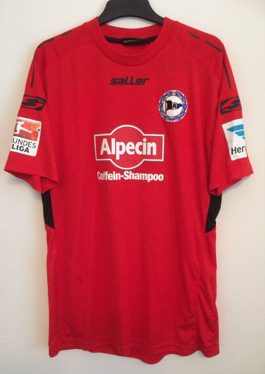 Arminia Bielefeld 2015-16 Fourth Kit
