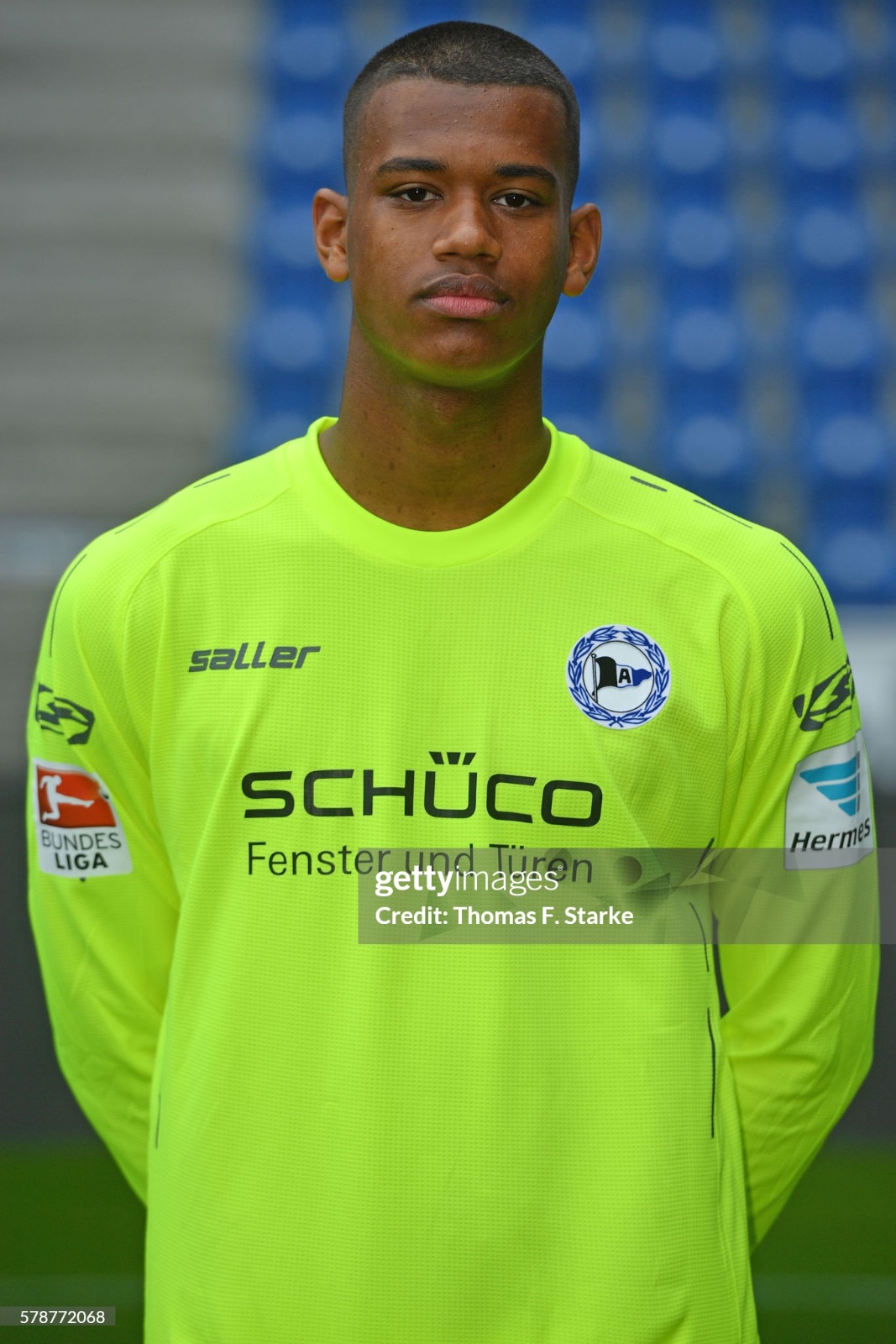 Arminia Bielefeld 2016-17 GK 1 Kit