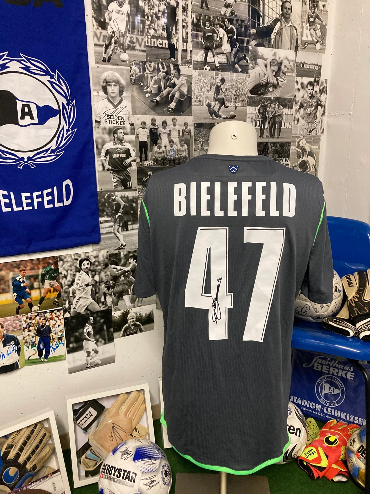 Arminia Bielefeld 2022-23 GK 1 Kit