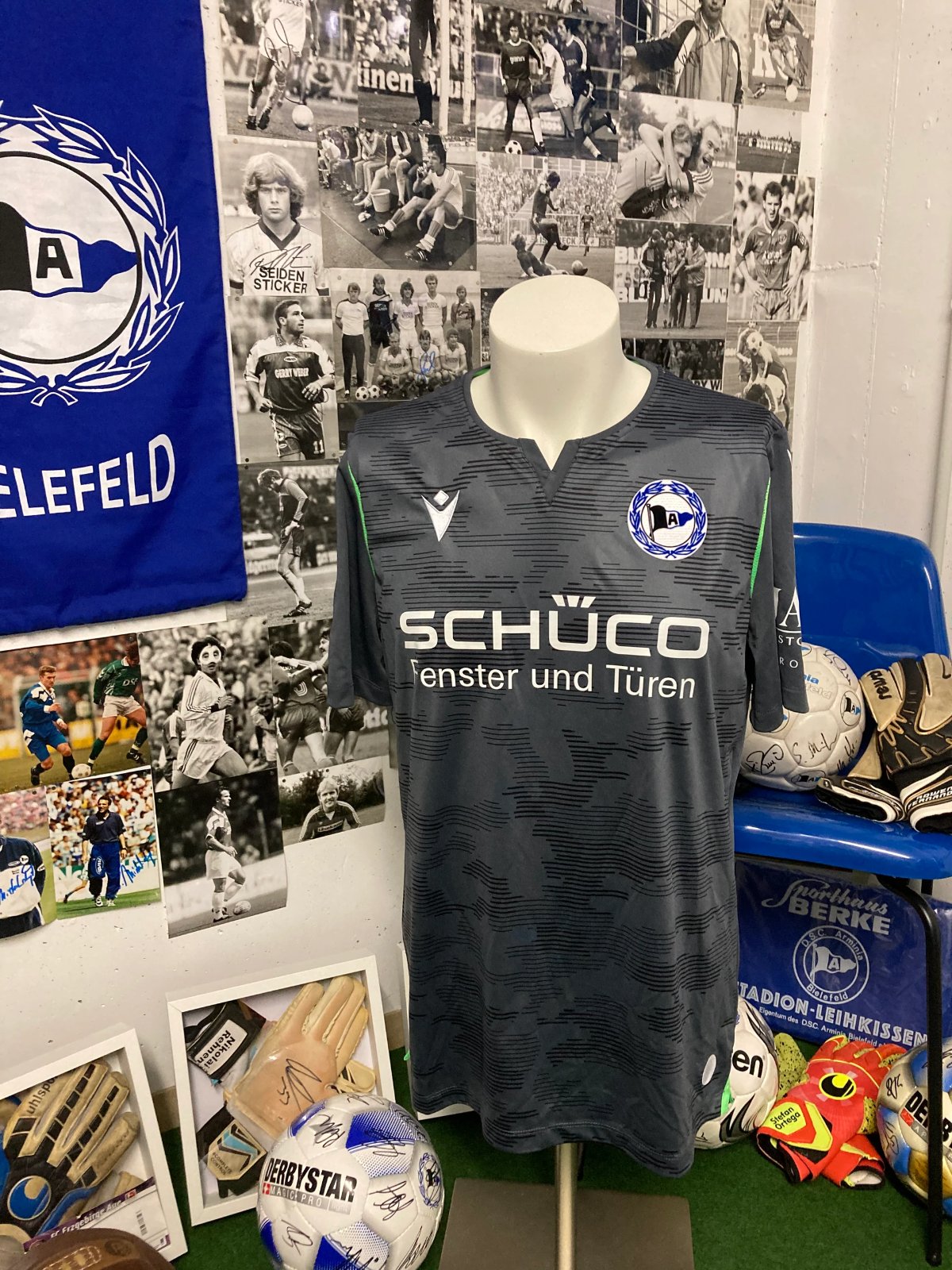 Arminia Bielefeld 2022-23 GK 1 Kit